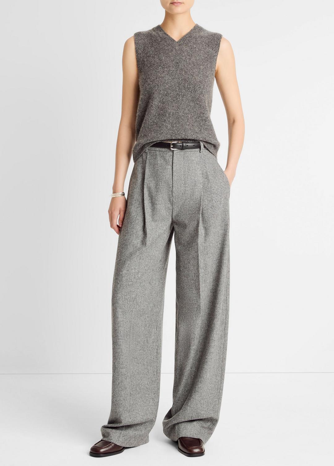 Donegal Plush Cashmere Sweater Vest in V-Neck