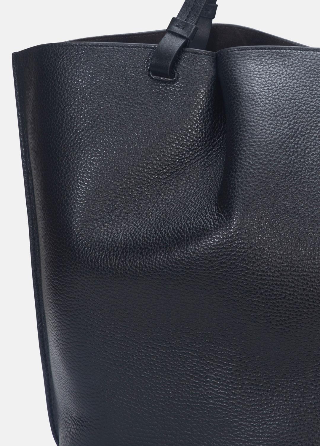 Ava Leather Tote in Handbags