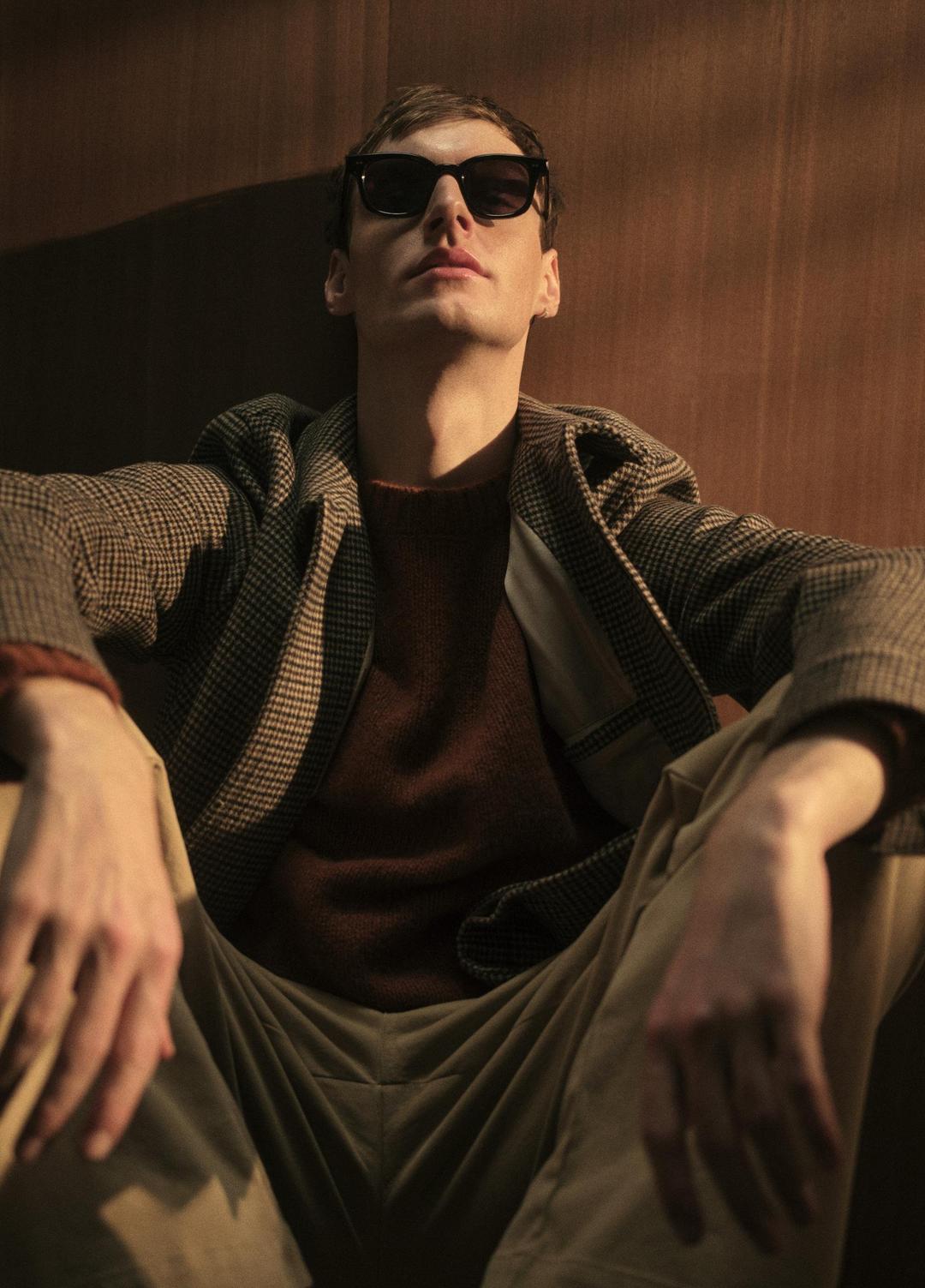 Donegal Cashmere Raglan-Sleeve Sweater in Crew Neck